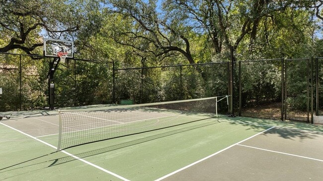 Building Photo - 2106 Rue De St Germaine