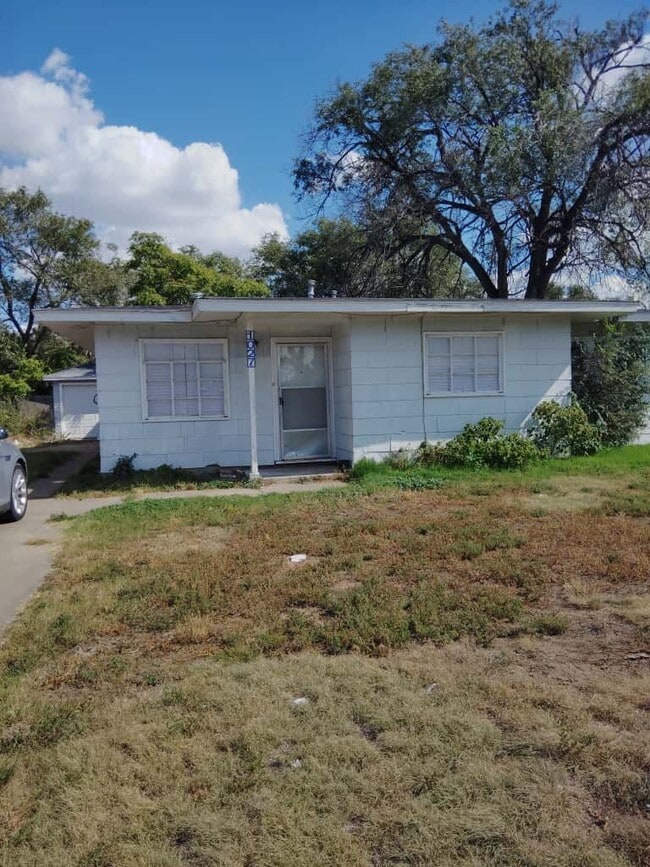 Primary Photo - 1027 Pryor St