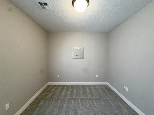 Building Photo - 6801 Prom Ave NE