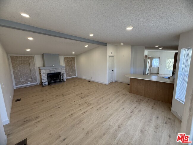 Building Photo - 3150 Stone Ave