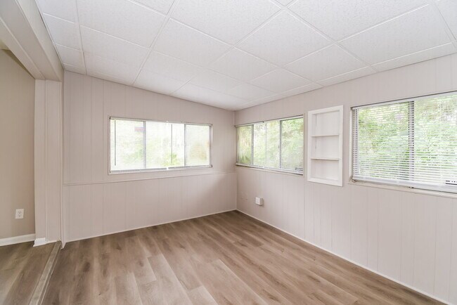 Building Photo - 8004 Patou Dr S