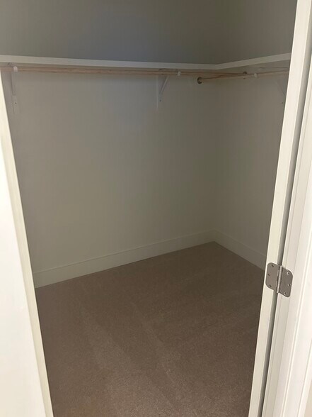 Building Photo - 1520 Tradewater Rd