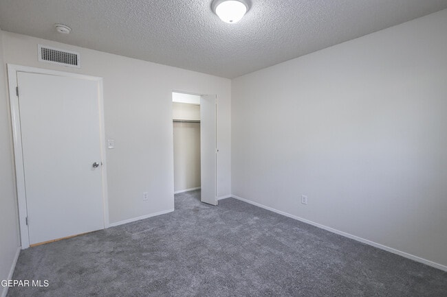 Building Photo - 11617 Soberana Ln