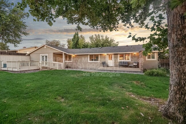 Building Photo - 3812 Rd 109