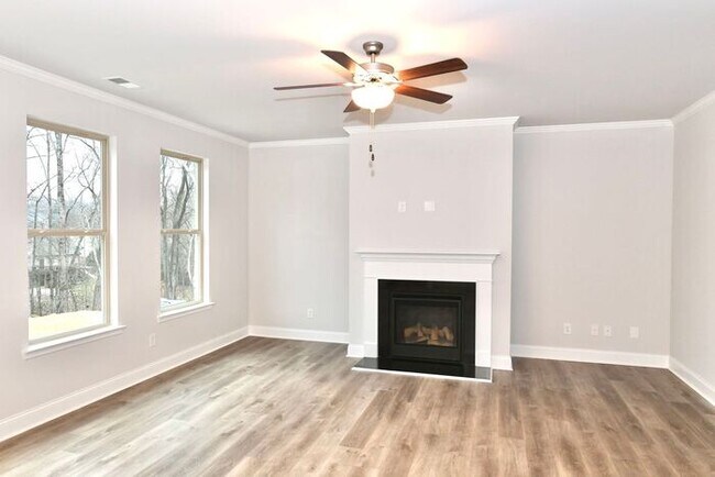 Building Photo - 229 Hellen Vly Dr