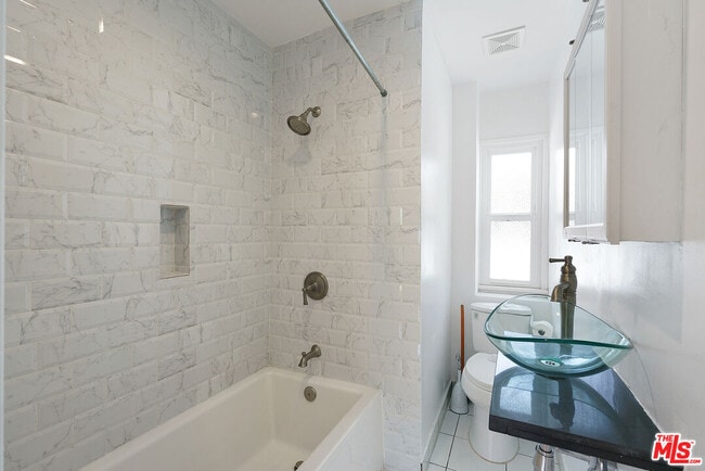 Building Photo - 1444 Meadowbrook Ave