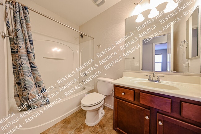 Building Photo - 886 S Brewer Dr