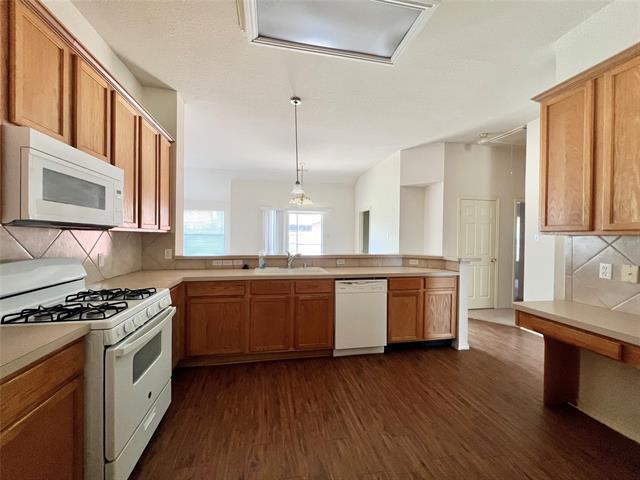 Building Photo - 5917 Vineyard Ln