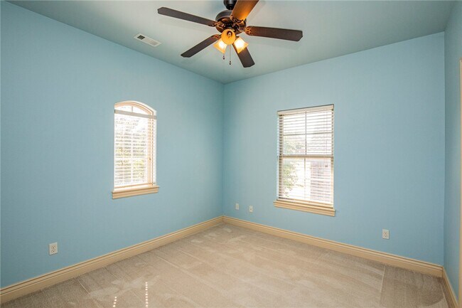 Building Photo - 4605 Willowridge Way