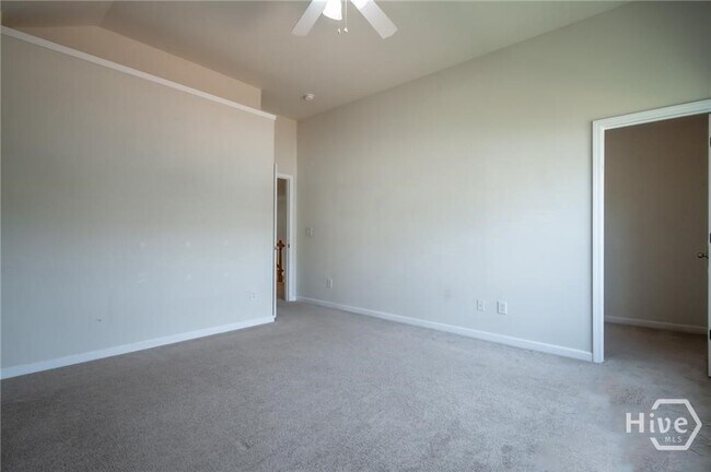 Building Photo - 304 Ridge Pointe Drive