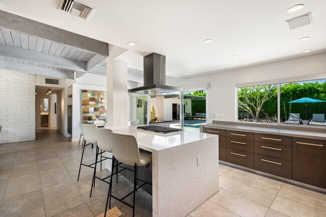 Building Photo - 1155 E Paseo El Mirador