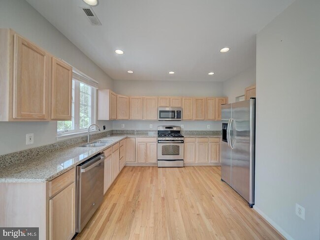 Building Photo - 6311 Hot Spring Ln