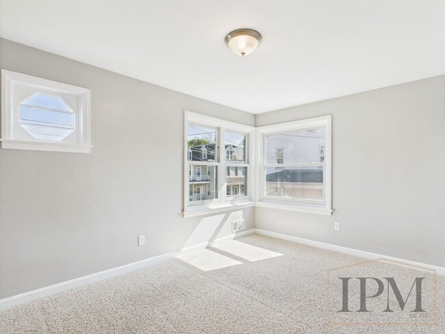 Building Photo - Available Now - 2 Bedroom located in Centr...