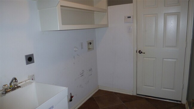 Building Photo - 4823 Cypress Spring Dr