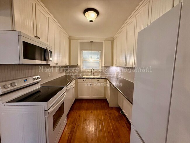 Building Photo - 5252 Rollins Ave