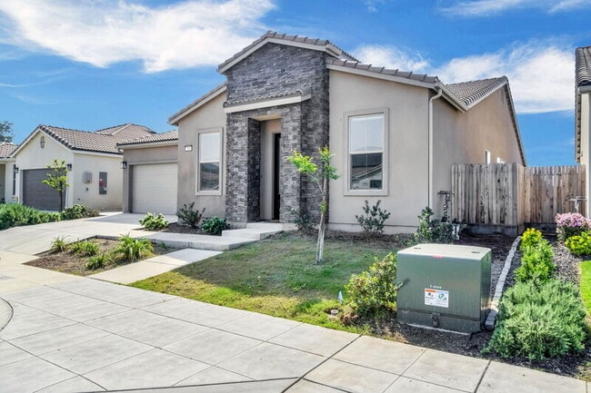 Building Photo - 7153 E Harvard Ave