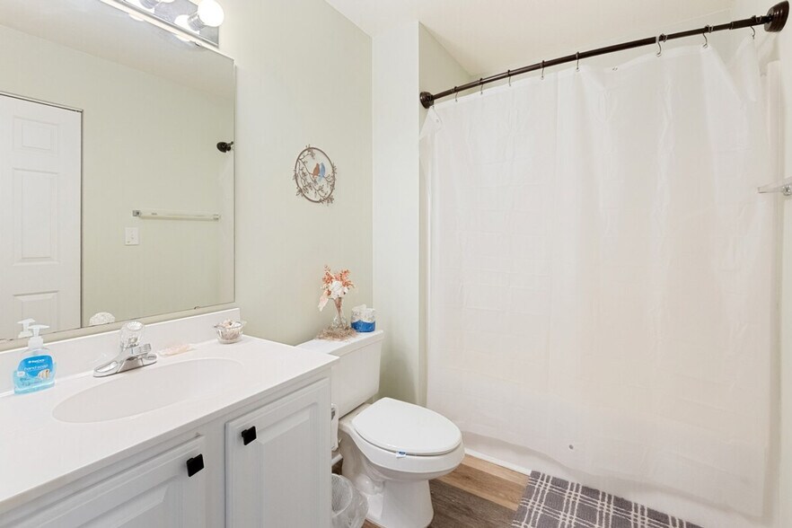 Building Photo - 719 Blue Stem Dr