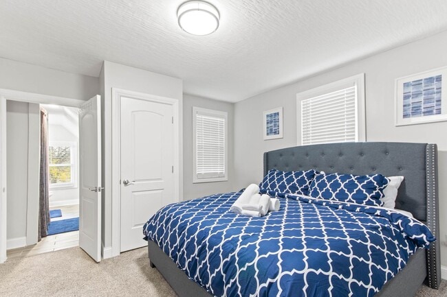 Building Photo - Modern Townhome in the Heart of Franklinton