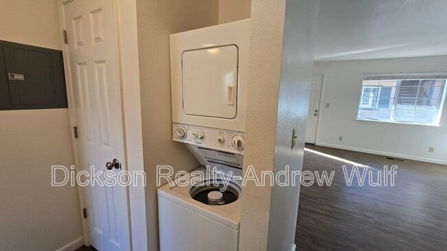 Building Photo - 247 Cheney St