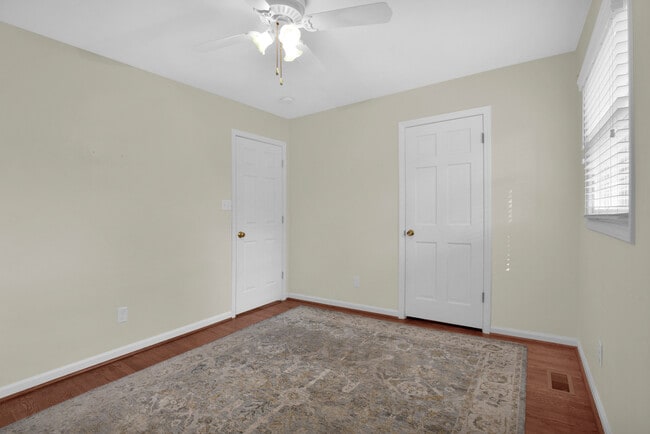 Building Photo - 3305 Granville Dr