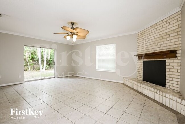 Building Photo - 8275 Jacaranda Ave