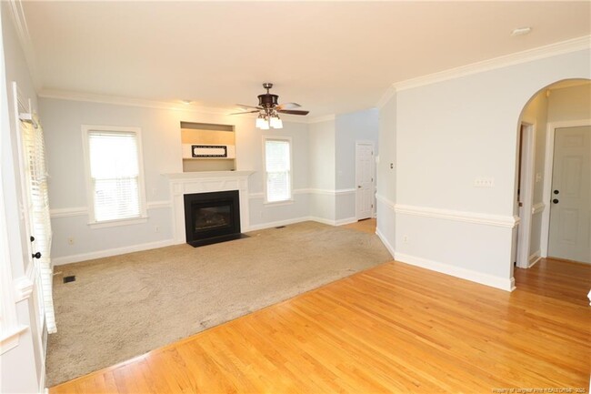Building Photo - 203 Abbey Oak Ln