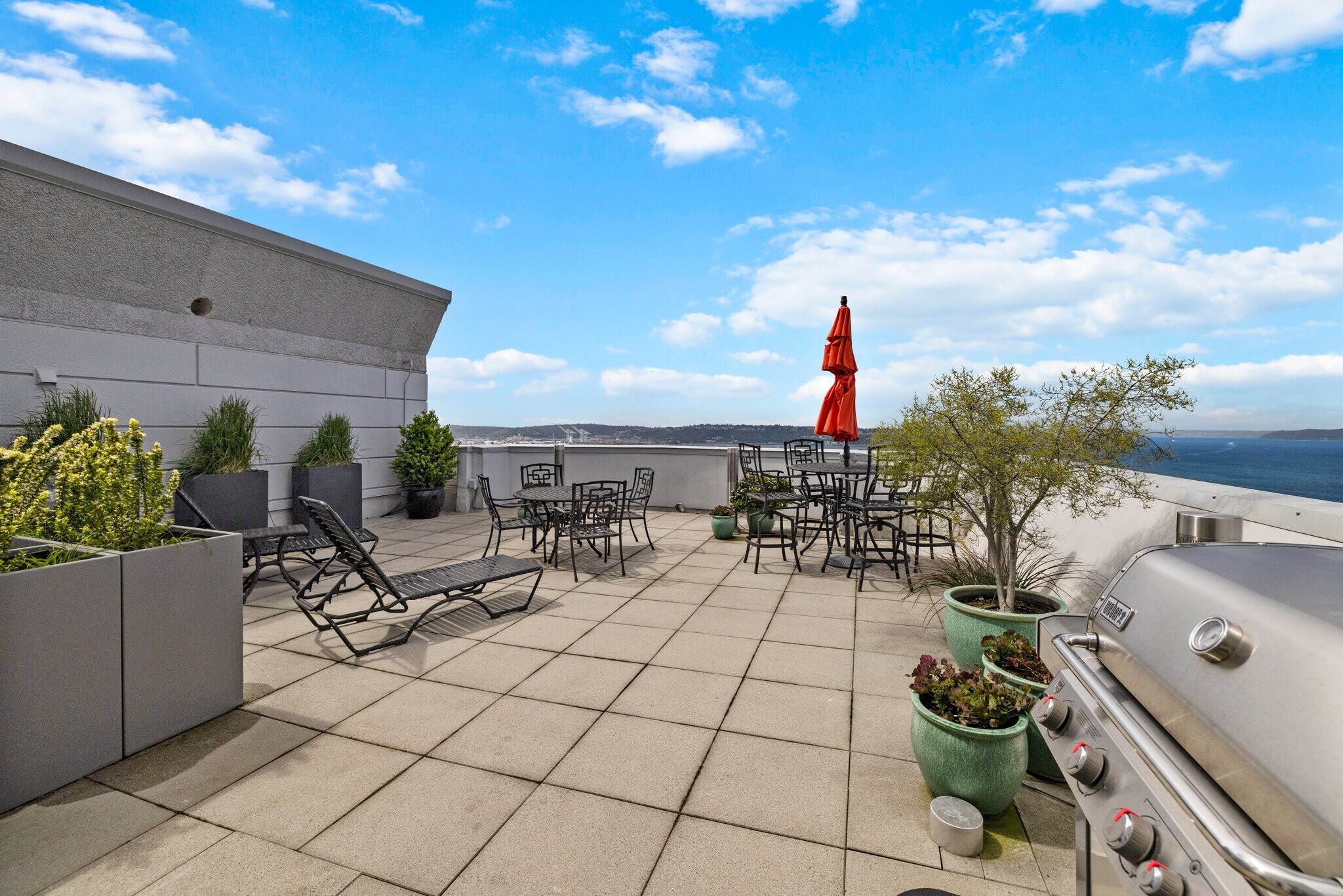 Building Photo - 121 Vine St