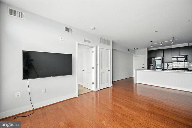 Building Photo - 915 N Patrick St
