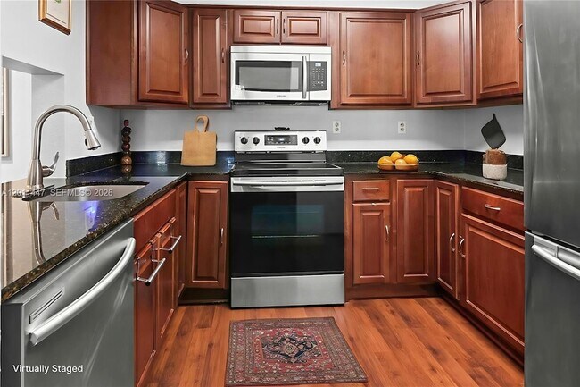 Building Photo - 3083 N Oakland Forest Dr