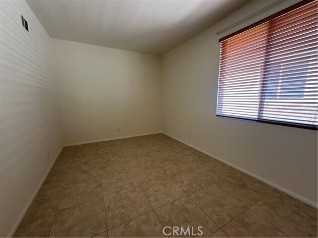 Building Photo - 44 Whispering Pine