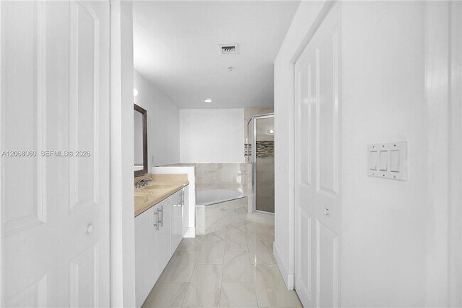 Building Photo - 7900 Harbor Island Dr