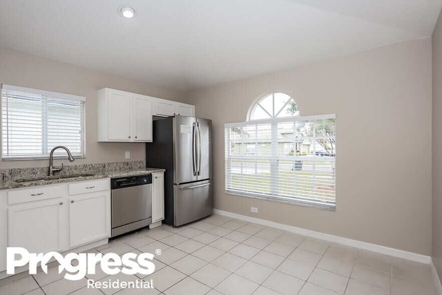 Building Photo - 7002 Crown Lake Dr