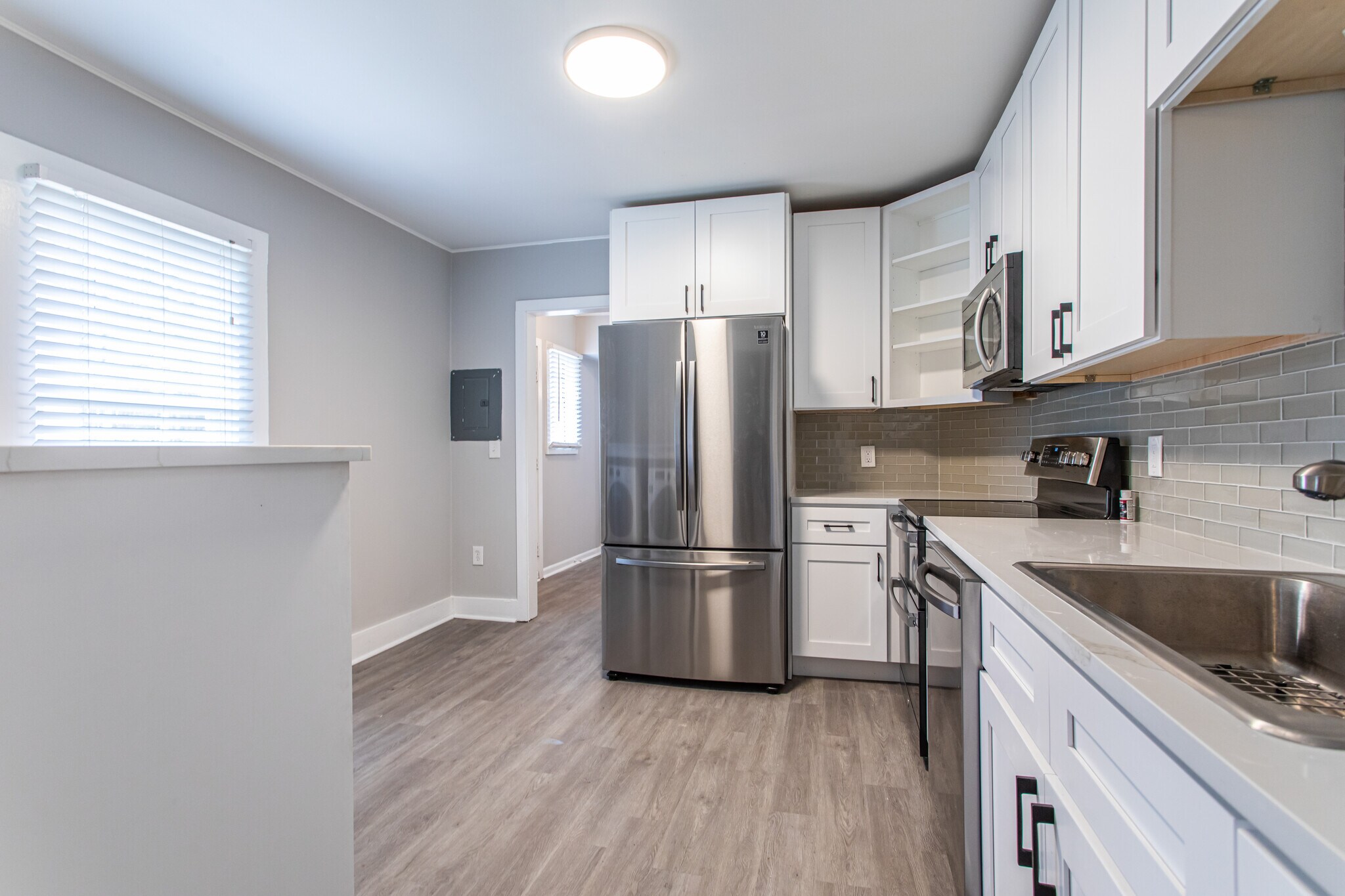 Ample cabinet space - 894 Ormewood Ave SE