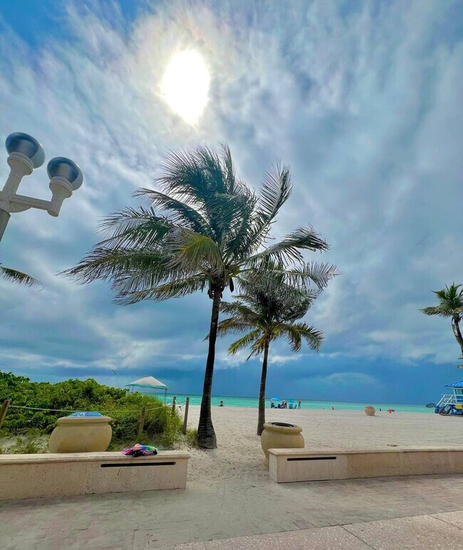 Building Photo - 133 SW 22nd Terrace