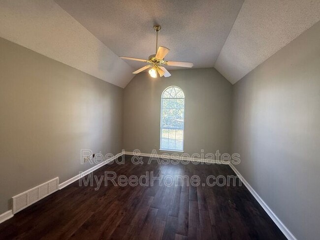 Building Photo - 70 Clear Springs Dr