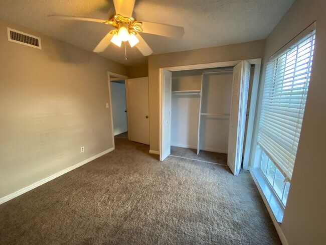 Building Photo - Serravella - 285-202