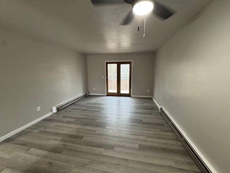 Building Photo - 2260 W Melanie Ave