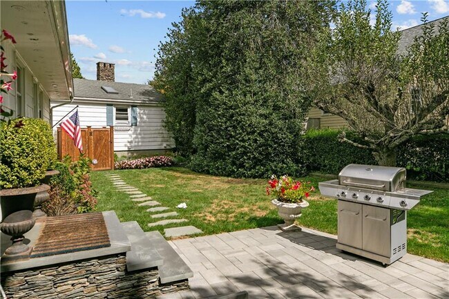 Building Photo - 214 Coggeshall Ave