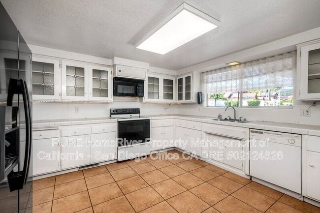 Building Photo - 2135 E El Norte Pkwy