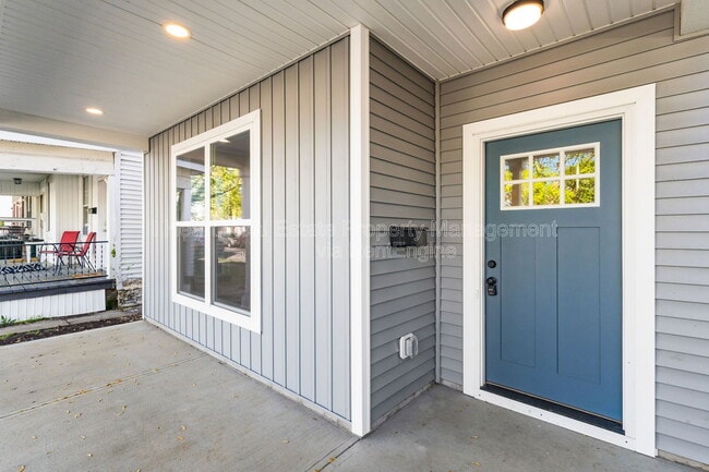 Building Photo - 72 Hayden Ave