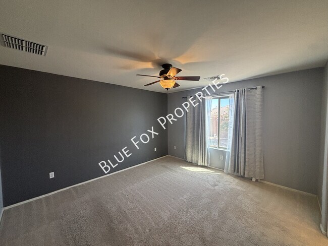Building Photo - 7135 S Oakbank Dr