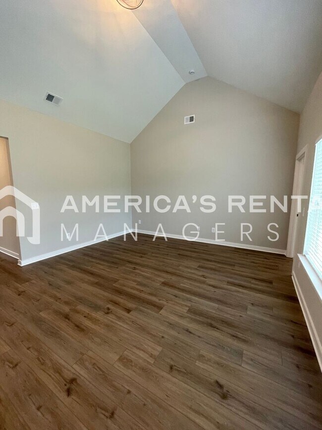 Building Photo - Home for Rent in Brookwood, AL!!! View wit...