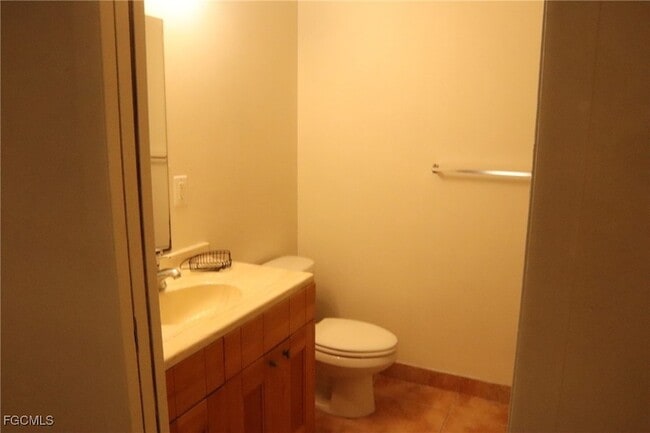 Building Photo - 320 Harry Ave S