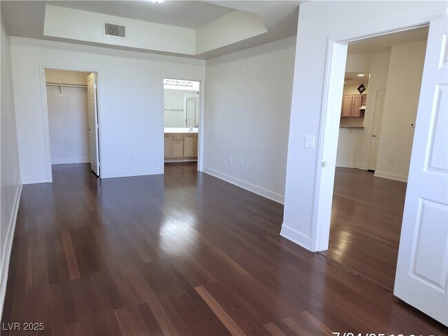 Building Photo - 63 E Agate Ave