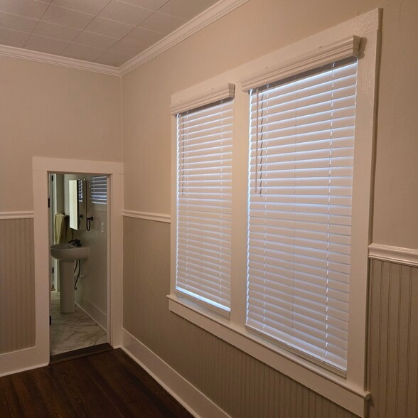 Building Photo - 206 Roosevelt St