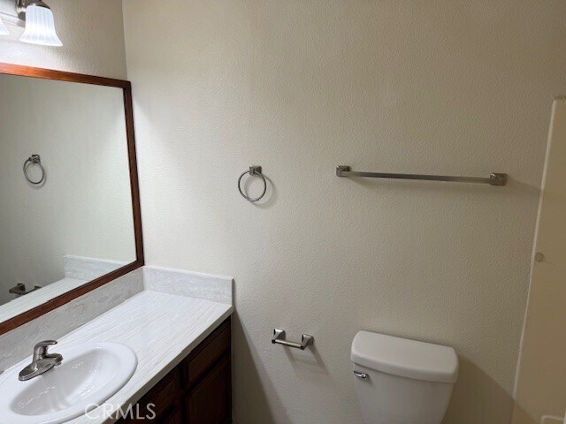 Building Photo - 453 E Lancaster Blvd