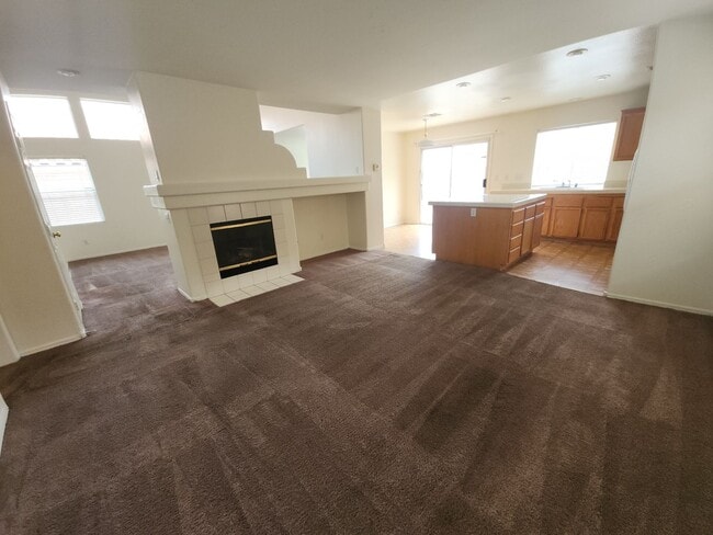 Building Photo - Two story in well established Las Vegas neighborhood