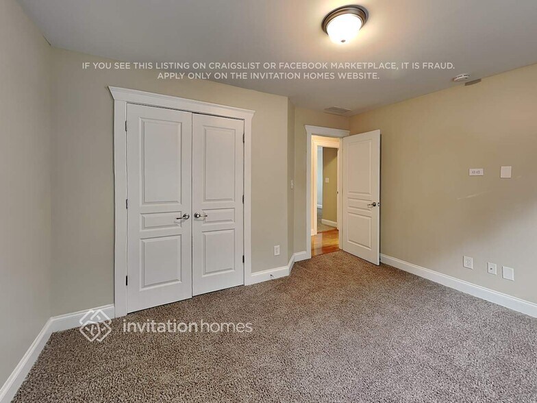 Building Photo - 1537 Boulder Walk Dr SE