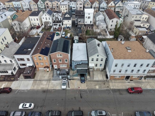 Building Photo - 42 Greenville Ave