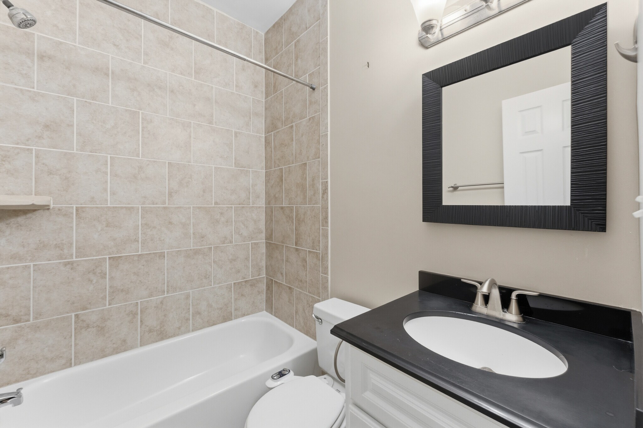 Top floor bathroom 2 - 11 R Street NW